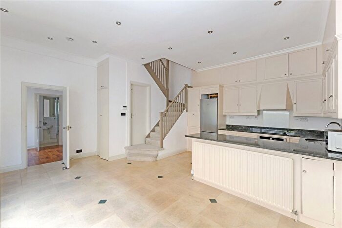 3 Bedroom Mews To Rent In Hesper Mews, London, SW5