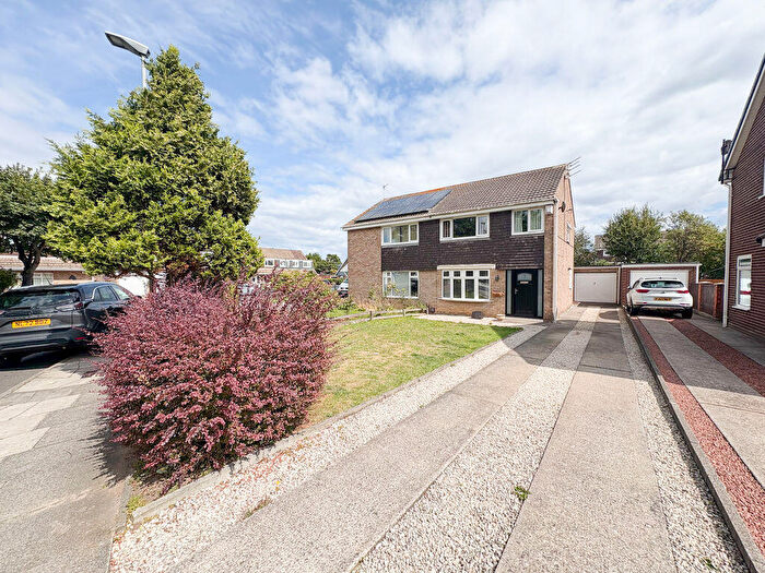3 Bedroom Semi-Detached House For Sale In Curlew Way, Blyth, NE24
