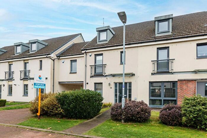 3 Bedroom Town House For Sale In Crofton Drive, Renfrew, PA4