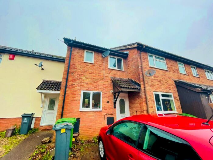 2 Bedroom House To Rent In Woodlawn Way, Thornhill, Cardiff, CF14