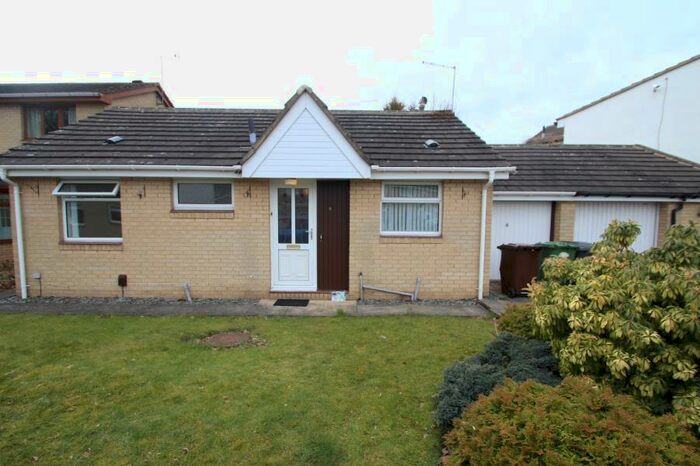 2 Bedroom Detached House To Rent In Shepcote Close, Leeds, LS16
