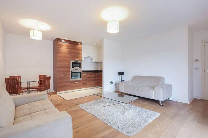 2 Bedroom Apartment To Rent In Forge Square, London, E14
