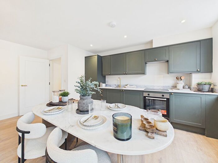 1 Bedroom Flat To Rent In High Street, Worthing, BN11