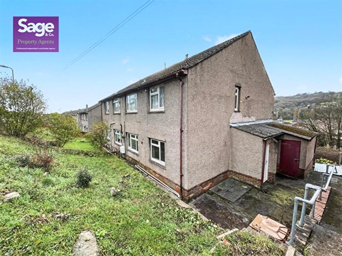 2 Bedroom Flat For Sale In Channel View, Risca, Newport, NP11