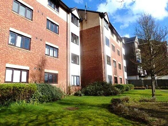 2 Bedroom Apartment For Sale In Cromwell Place, - Station Road, Redhill, RH1