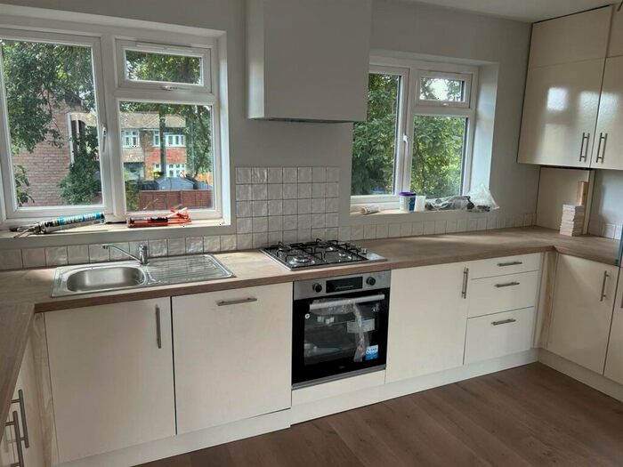 2 Bedroom Property To Rent In Simplemarsh Road, Addlestone, KT15