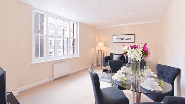 1 Bedroom Flat To Rent In Hill Street, London, W1J