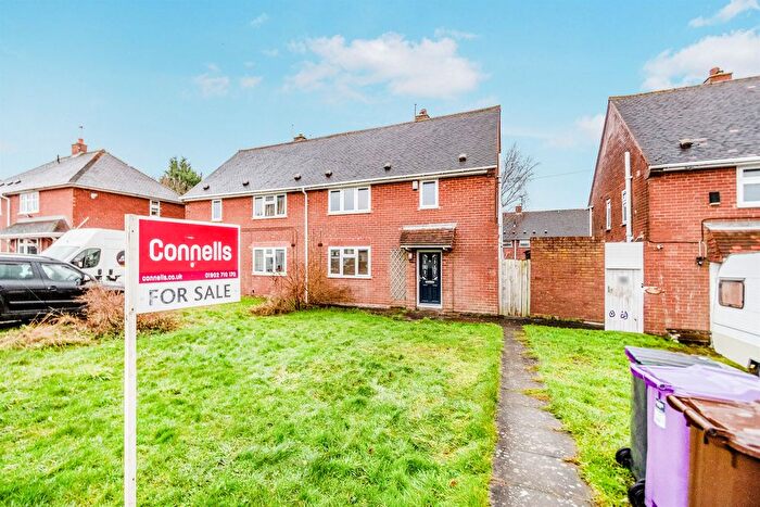 1 Bedroom Maisonette For Sale In Wolmer Road, Ashmore Park, Wolverhampton, WV11