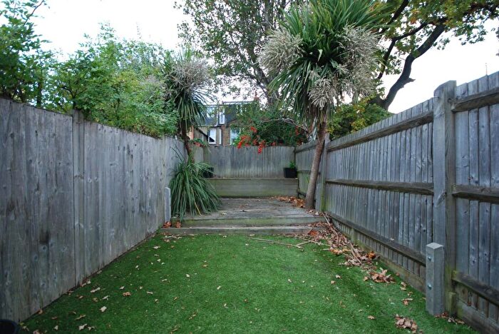 3 Bedroom Apartment To Rent In Cambray Road, Balham, SW12