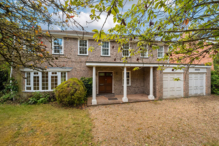 5 Bedroom Detached House For Sale In Pine Walk, Cobham, KT11