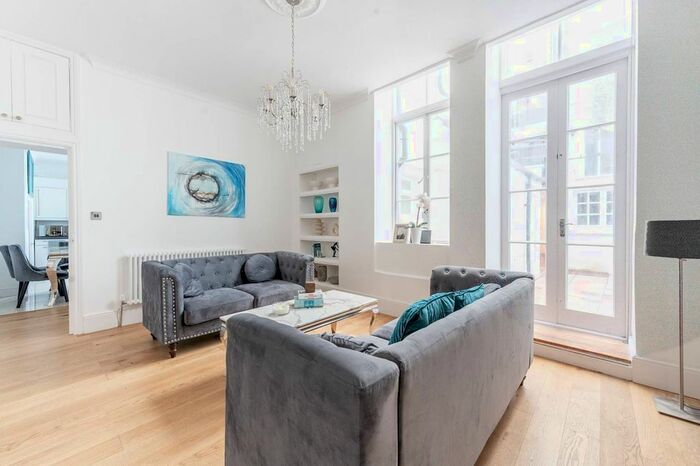 2 Bedroom Flat To Rent In Courtfield Gardens, South Kensington, London, SW5