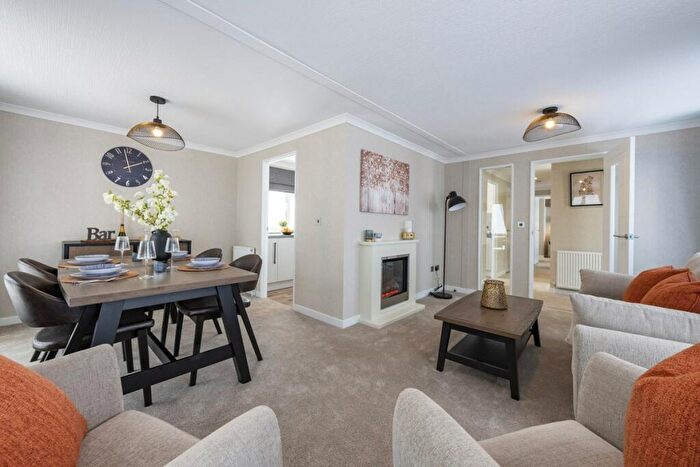 2 Bedroom Park Home For Sale In Burnt House Lane, Newport, Isle Of Wight, Hampshire, PO30