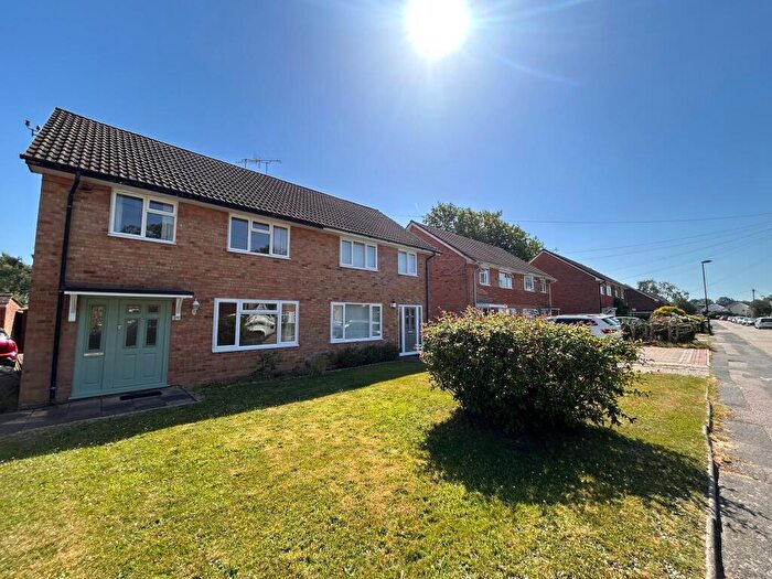 3 Bedroom Semi-Detached House To Rent In Langley Green, RH11
