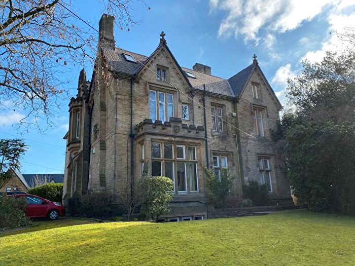 2 Bedroom Apartment To Rent In Kirkstall Lane, Leeds, LS6