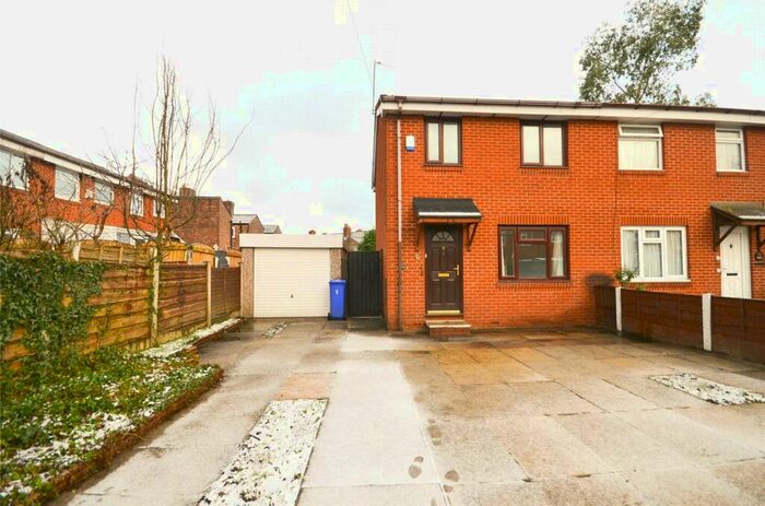 3 Bedroom Semi-Detached House To Rent In Bannatyne Close, Moston, Manchester, M40