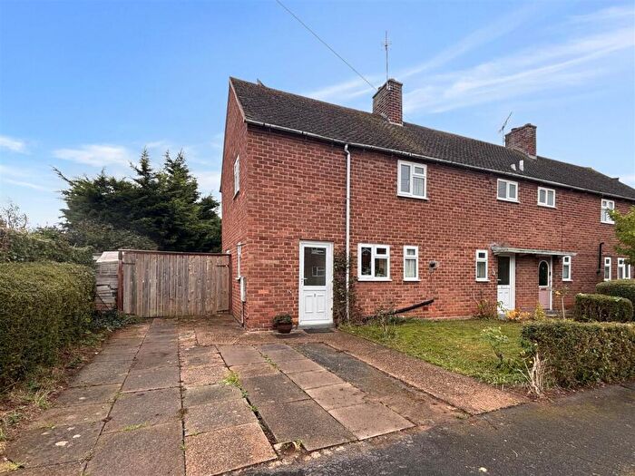 3 Bedroom Semi-Detached House For Sale In Mordaunt Road, Wellesbourne, CV35