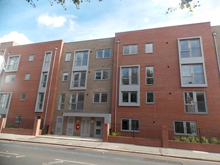 3 Bedroom Flat To Rent In Brennan House, High Road Leyton, London, E10