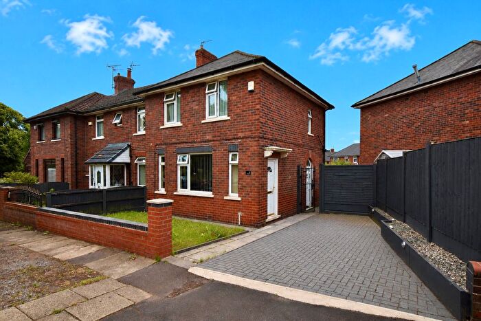 3 Bedroom End Of Terrace House For Sale In Hall Street, Royton, Oldham, Greater Manchester, OL2