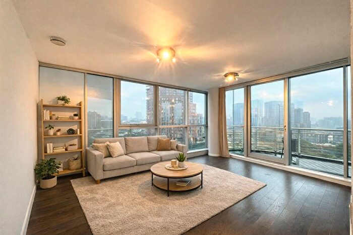 2 Bedroom Flat To Rent In Blackwall Way, London, E14