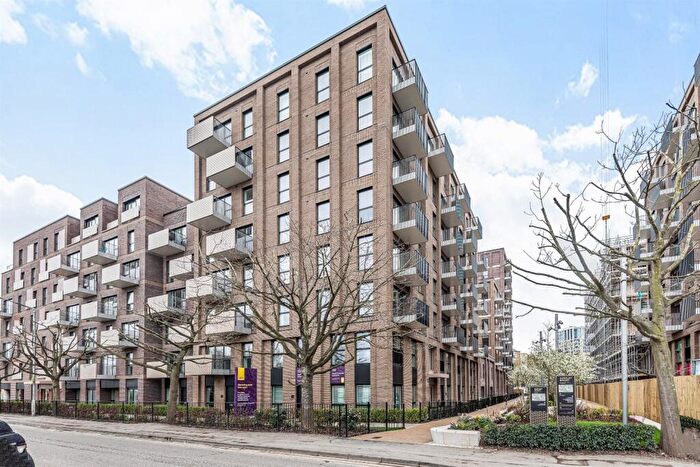 2 Bedroom Apartment To Rent In Carraway Street, Reading, RG1