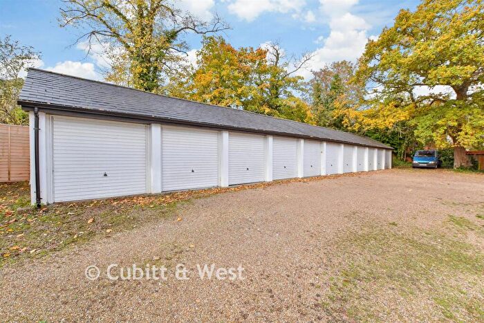 2 Bedroom Apartment For Sale In Woodlands Road, Redhill, Surrey, RH1