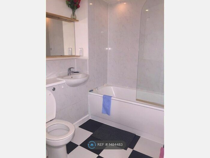 2 Bedroom Flat To Rent In Pullman Haul, Brighton, BN1