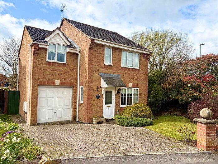 3 Bedroom Detached House For Sale In Dartmoor Close, Swindon, SN5