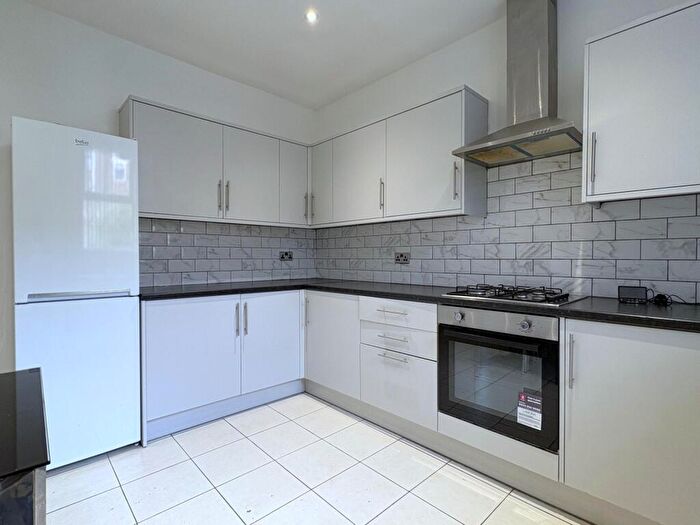 4 Bedroom House To Rent In Woodhead Road, Sheffield, S2
