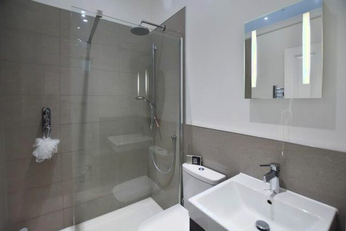 1 Bedroom Flat To Rent In Richmond Road, Kingston Upon Thames, KT2