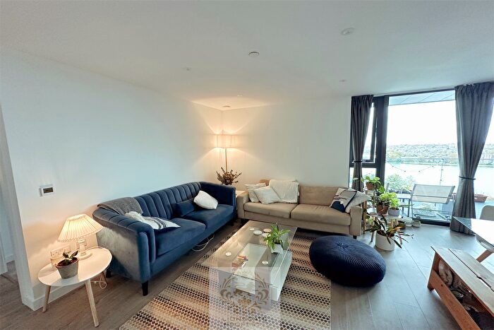 2 Bedroom Flat To Rent In Willowbrook House, N4