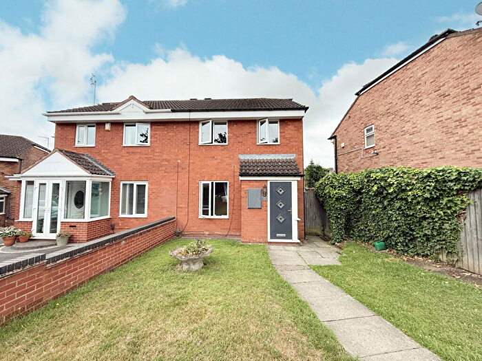 3 Bedroom Semi-Detached House For Sale In Limbury Grove, Solihull, B92