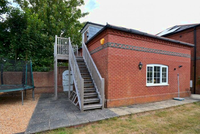 Flat To Rent In Gribble Lane, Oving, Chichester, PO20