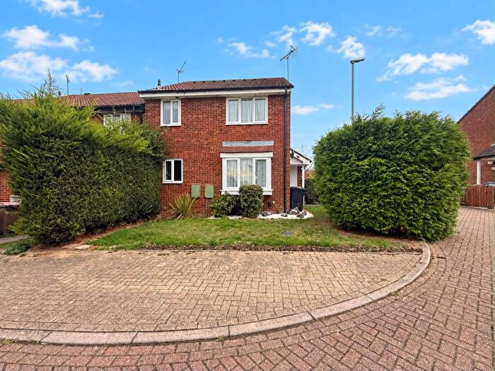 1 Bedroom Terraced House For Sale In Heron Drive, Luton, LU2
