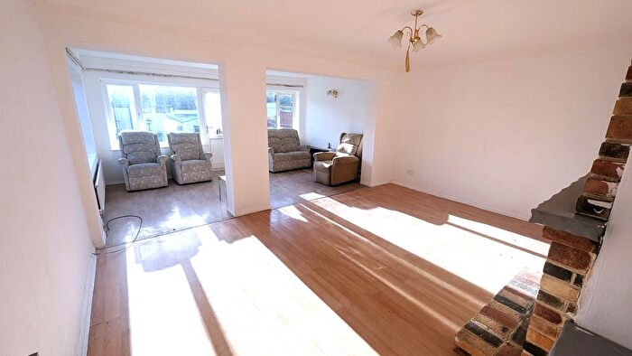 3 Bedroom Terraced House To Rent In Queens Gardens, Rainham, RM13