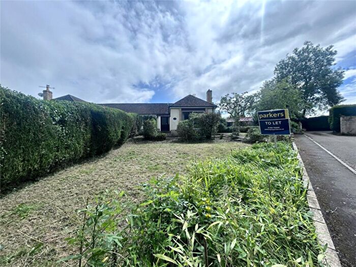 2 Bedroom Bungalow To Rent In Frome Park Road, Stroud, Gloucestershire, GL5