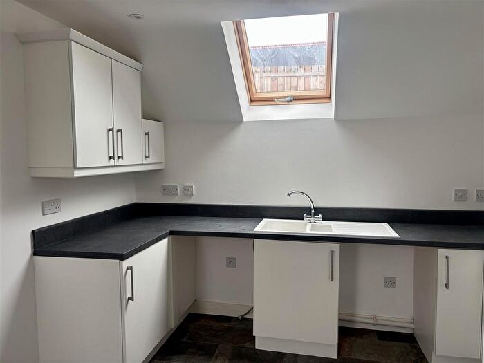 2 Bedroom Detached House To Rent In Dukes Way, Axminster, EX13