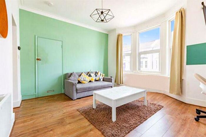 1 Bedroom Flat For Sale In Goldstone Road, Hove, BN3