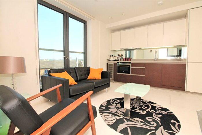 2 Bedroom Flat To Rent In Baltimore Wharf, Canary Wharf, E14