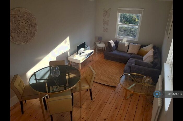 2 Bedroom Flat To Rent In Kemerton Road, London, SE5