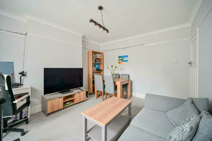 1 Bedroom Flat To Rent In Birkenhead Avenue, Kingston, Kingston Upon Thames, KT2