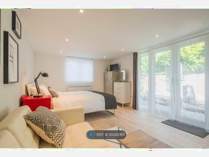 Studio To Rent In Mowbray Road, Cambridge, CB1