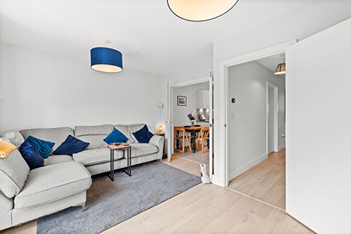 3 Bedroom End Of Terrace House For Sale In Ref: Sb - Webber Street, Westvale Park, RH6