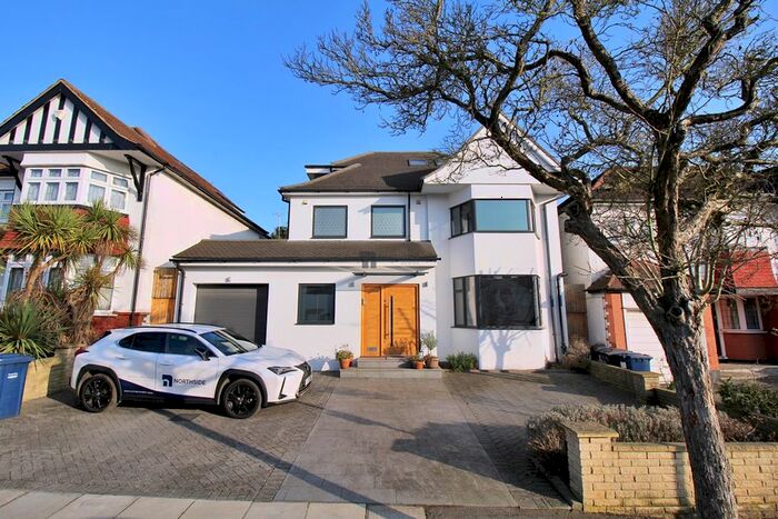 5 Bedroom Detached House To Rent In Crespigny Road, London NW4