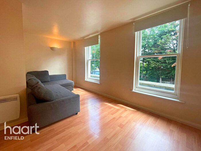 1 Bedroom Apartment To Rent In Silver Street, Enfield, EN1