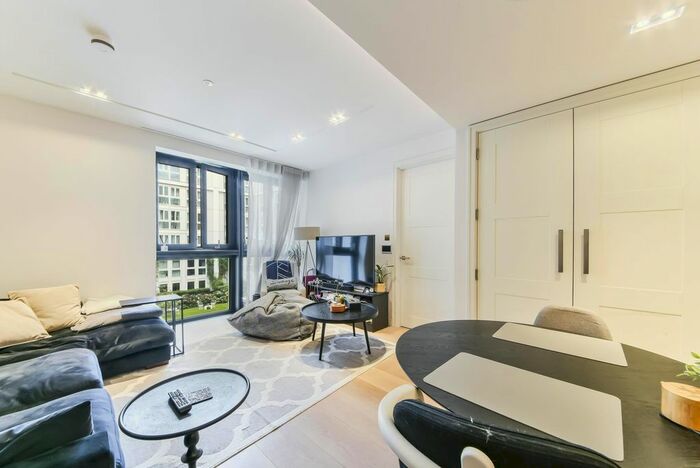 1 Bedroom Flat To Rent In Lincoln Square, Portugal Street, London, WC2A