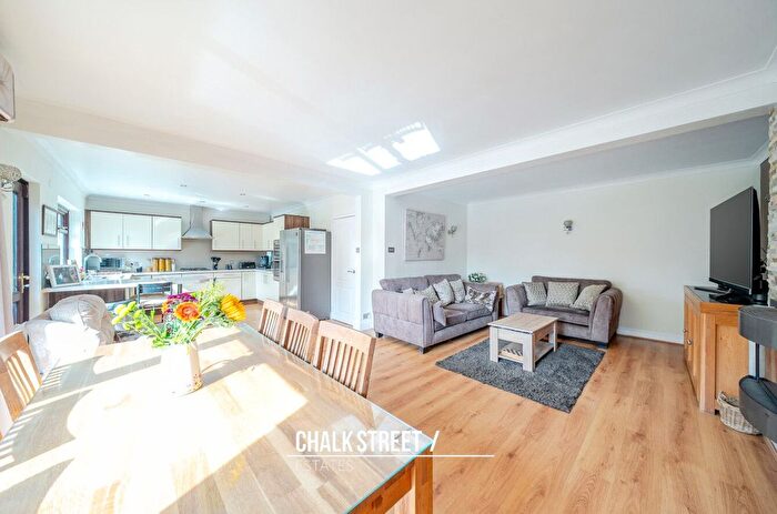 4 Bedroom Detached House For Sale In Shepherds Hill, Harold Wood, RM3