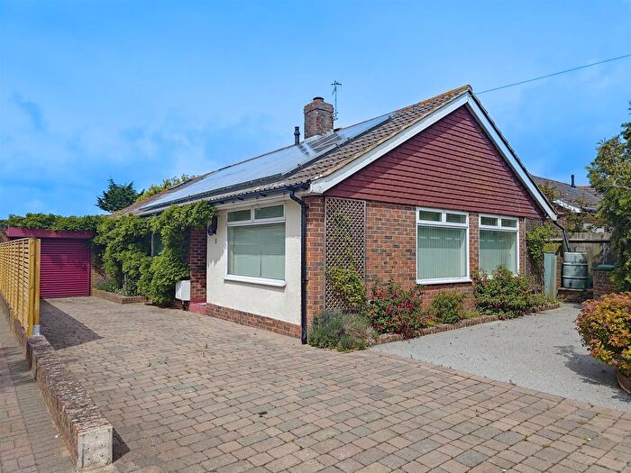 2 Bedroom Detached Bungalow For Sale In Chyngton Lane North, Seaford, BN25