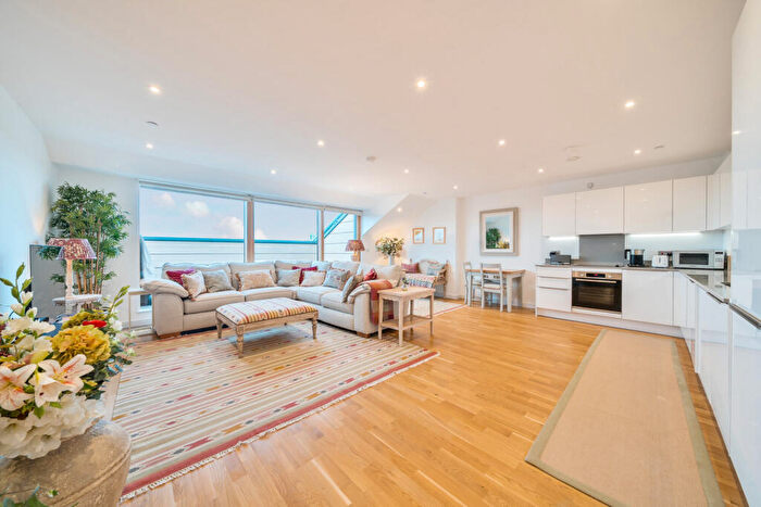 2 Bedroom Apartment For Sale In St. Marks Square, Bromley, BR2