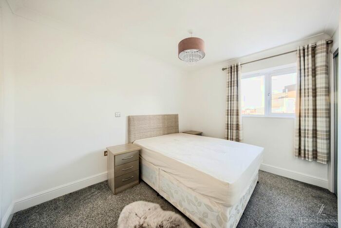 3 Bedroom Flat To Rent In Qube, Townsend Way, Birmingham City Centre, B1