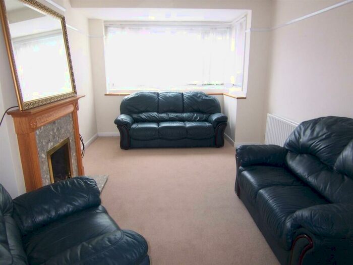 3 Bedroom House To Rent In Barnsbury Close, New Malden, KT3